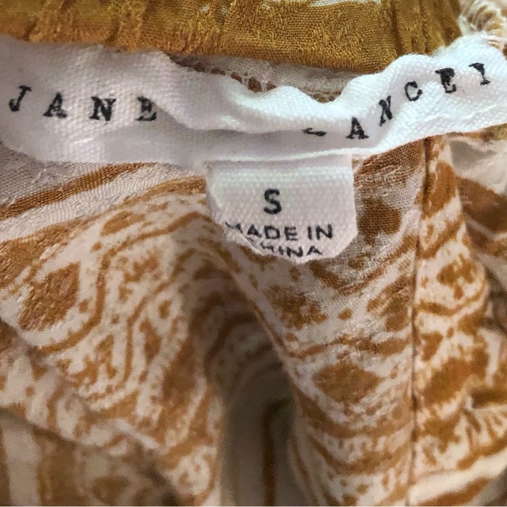 $3❤️Bundled Jane and Delancey Tank - Picture 2 of 5